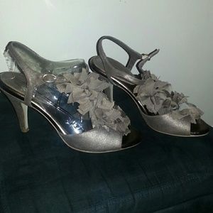 Banana republic Taupe mettalic shoes